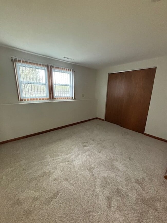 Building Photo - 6463 Wells Dr