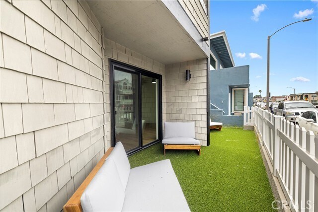 Building Photo - 421 E Balboa Blvd