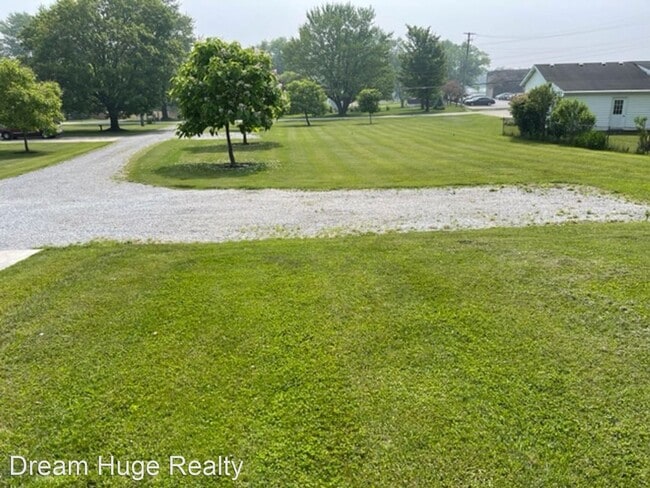 Building Photo - 2 br, 1 bath House - 697 LINDAIRE LN