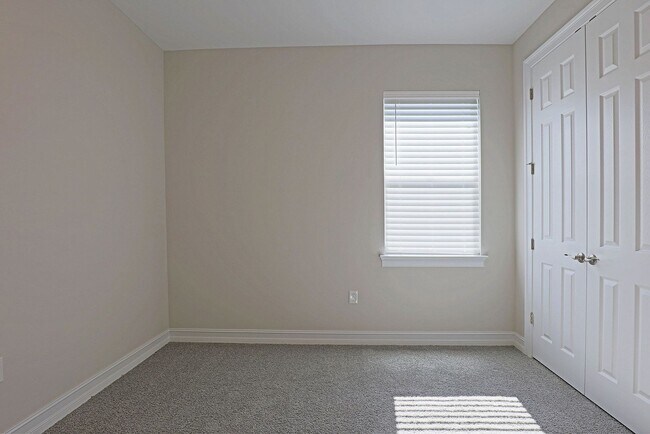 Building Photo - AVAILABLE NOW BRAND NEW!!