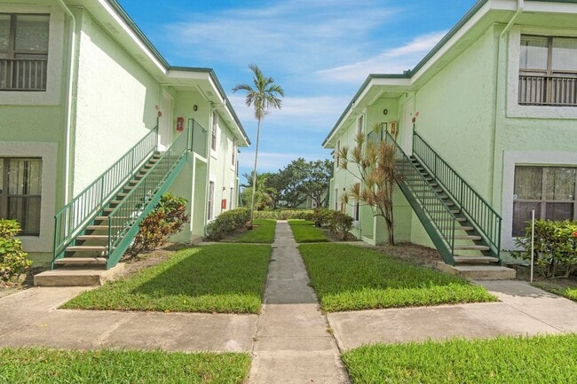 Building Photo - NICE 2/1 UNIT AVAILABLE AT THE PRESERVE in SUNRISE