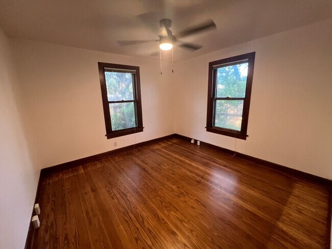 Building Photo - 5004 Avenue F