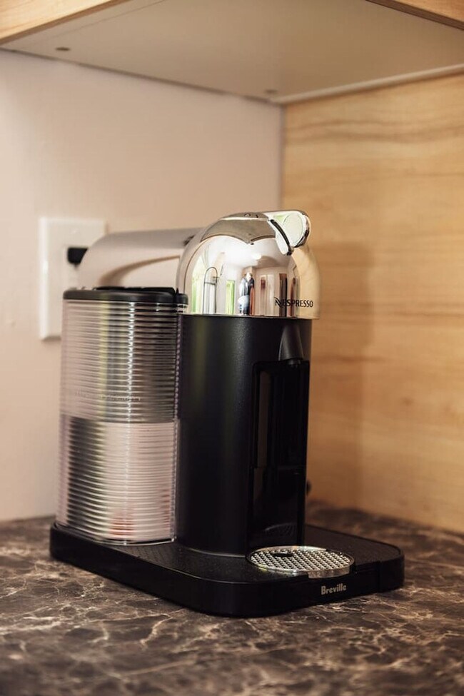 Building Photo - 3508 Tarpis Ave