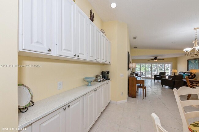 Building Photo - 8163 Montserrat Pl