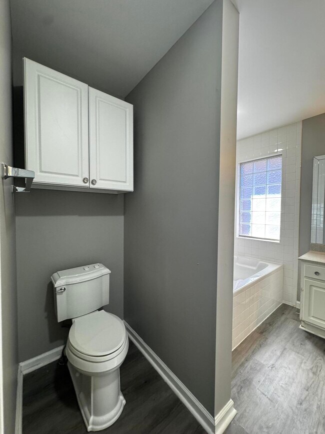 Building Photo - 2224 Wilmington Ln