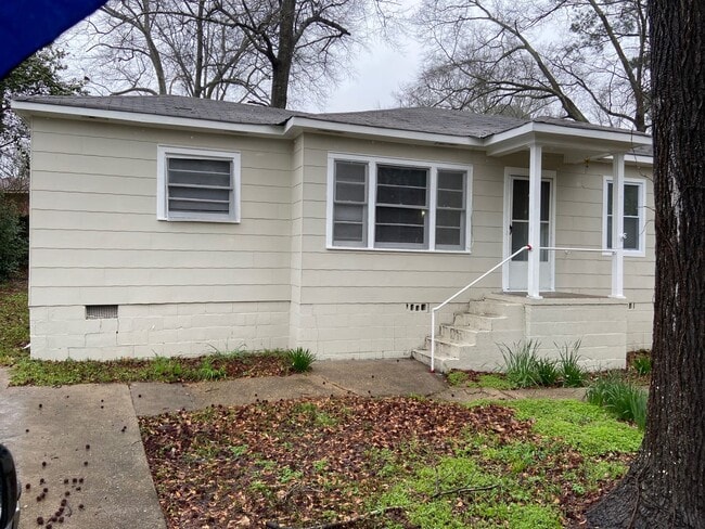 Building Photo - **AVAILABLE NOW**Nice 3 Bedroom / 1 Bathroom Home for Rent in Columbus, GA***