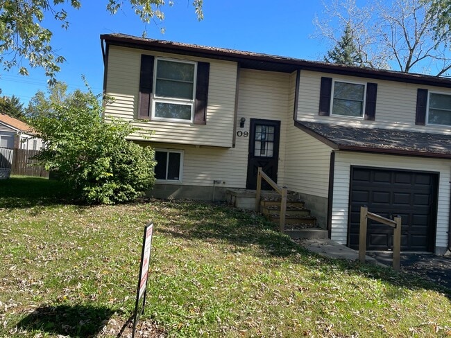 Building Photo - Large, Quiet Home In Englewood (Union) - N...