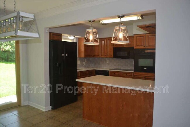Building Photo - 1815 Marilon Dr
