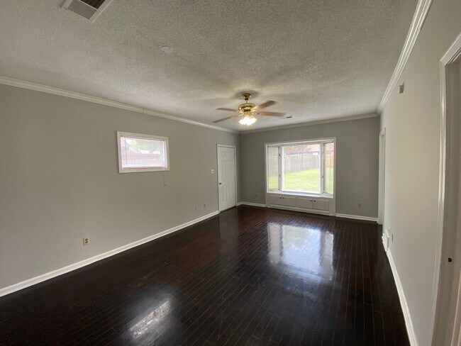 Building Photo - 5011 Pheasant Run Ln