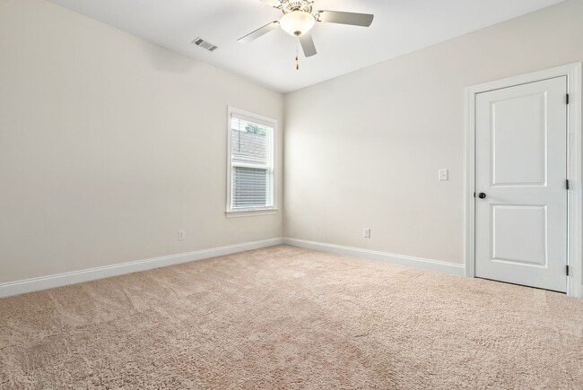 Building Photo - 826 Clear Spring Dr