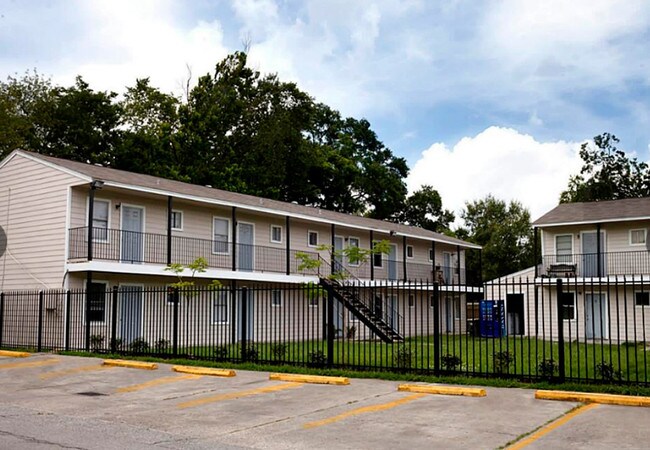 Primary Photo - 14302 Laredo St