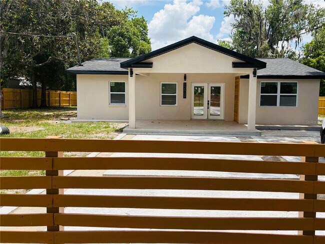 Primary Photo - 12909 Forest Hills Dr