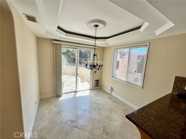 Building Photo - 224 Cll De Madrid