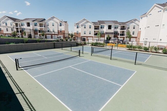 Building Photo - Beautiful Top Level Condo w 1 car garage