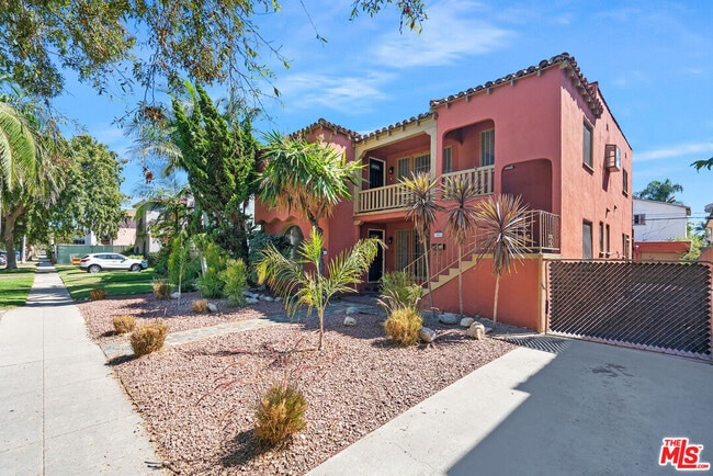 Building Photo - 6086 Saturn St