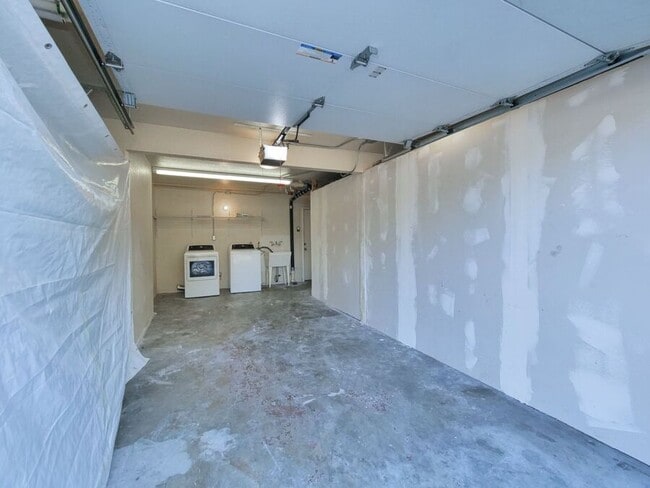 Building Photo - 16016 Marcella St