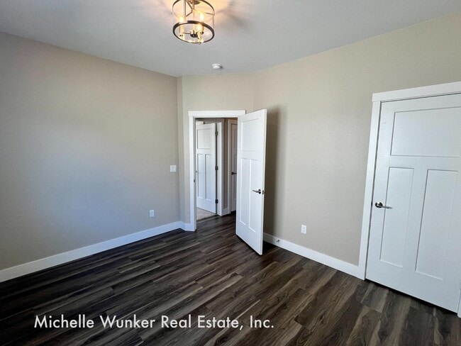 Building Photo - 6330 Beckville ln