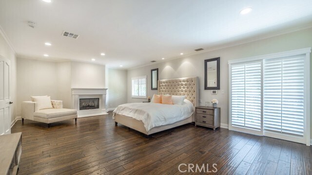 Building Photo - 4461 Stern Ave