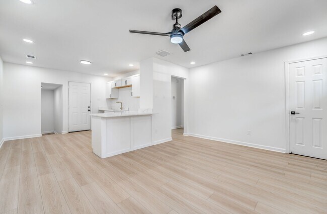 Building Photo - 1865 Ferber Ave