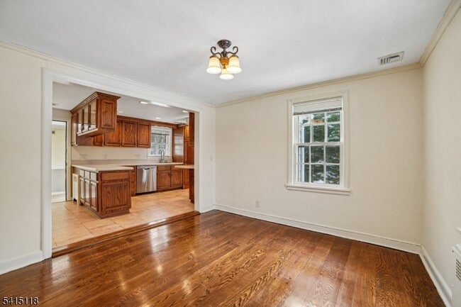 Building Photo - 10 Great Hills Terrace