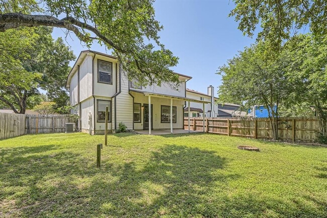 Building Photo - 8801 Piney Creek Bend