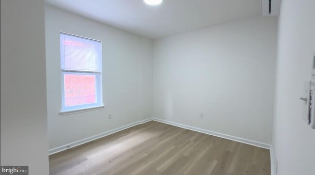 Building Photo - 1628 W Lehigh Ave