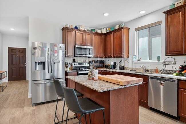 Building Photo - 7001 Lions Pk