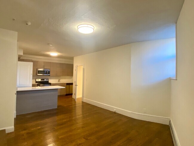 Building Photo - 5 N Margin St