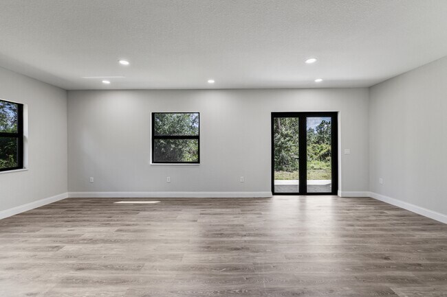 Building Photo - 1134 Sunrise Blvd