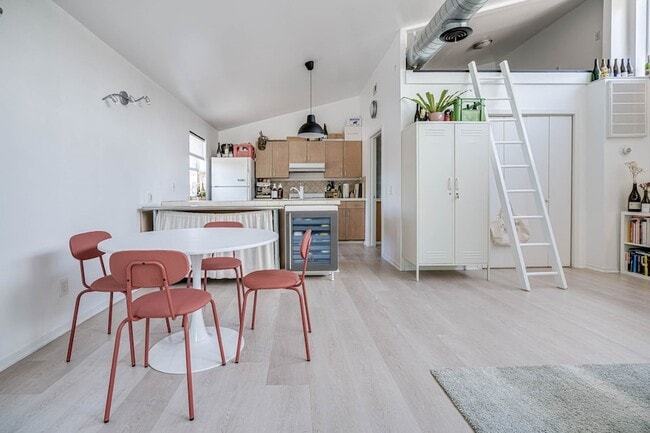 Building Photo - 1717 Missouri St