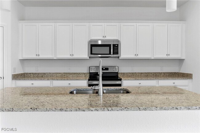 Building Photo - 14649 Palamos Cir