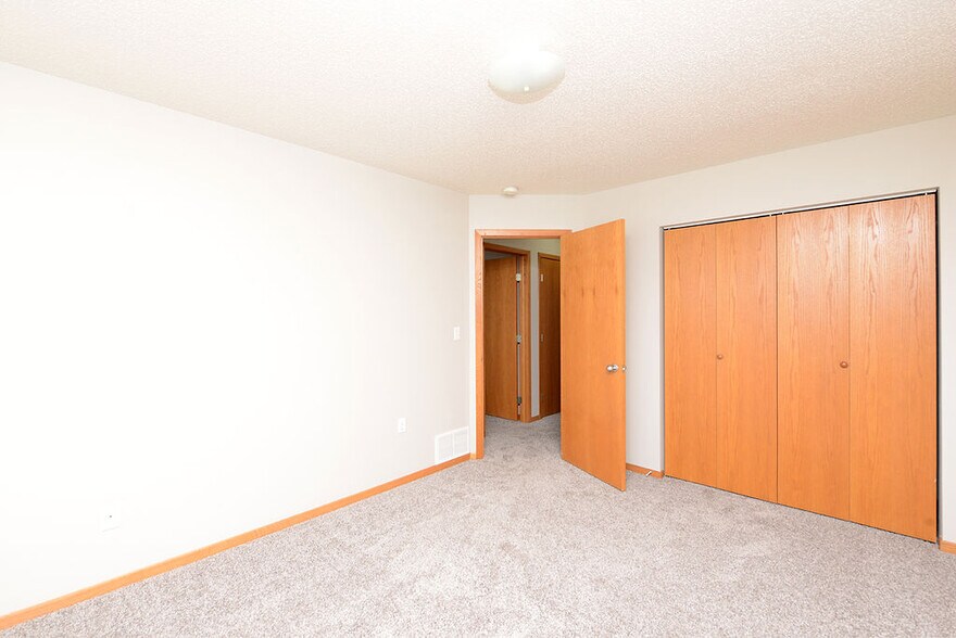 Building Photo - 5124 48th Ave S