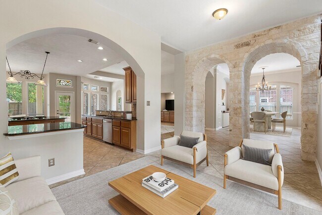 Building Photo - 6 Hithervale Ct