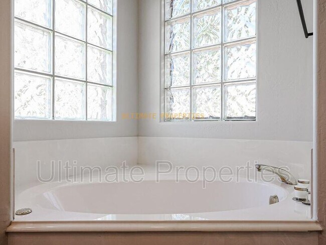 Building Photo - 10033 N 55th Pl