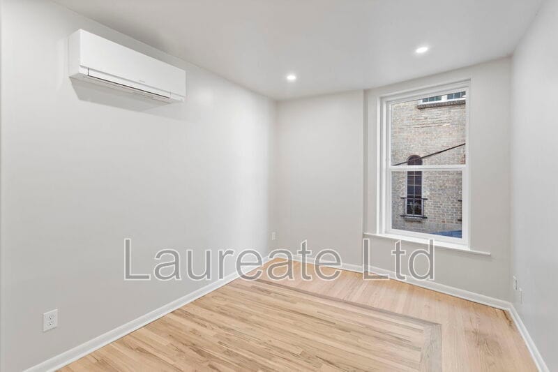 Building Photo - 1058 N Pearl St