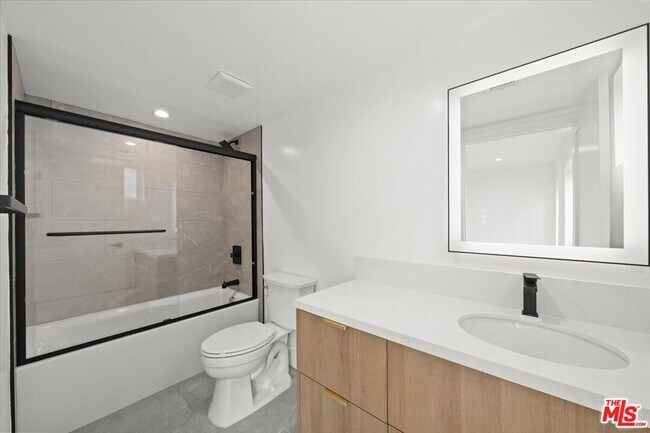 Building Photo - 4922 S Centinela Ave