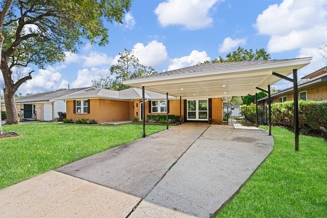 Building Photo - 855 Judiway St