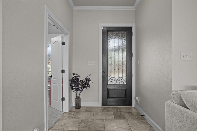 Building Photo - 5903 Sabine Dr