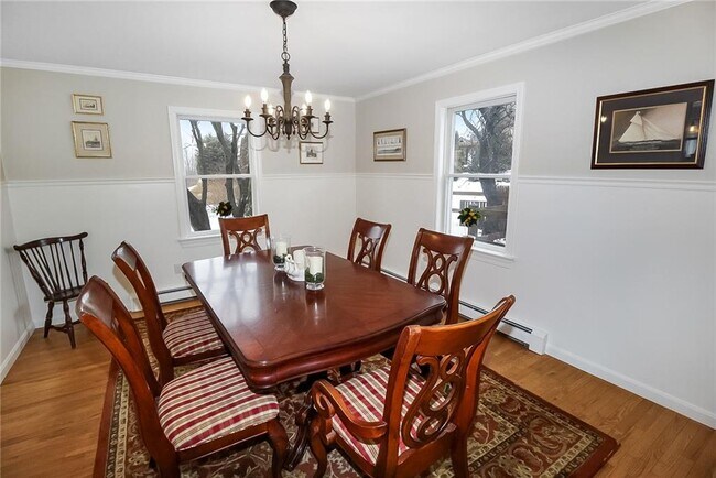 Building Photo - 641 Middle Rd