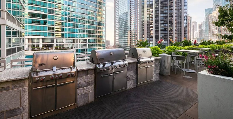 Building Photo - 323 E Ohio St