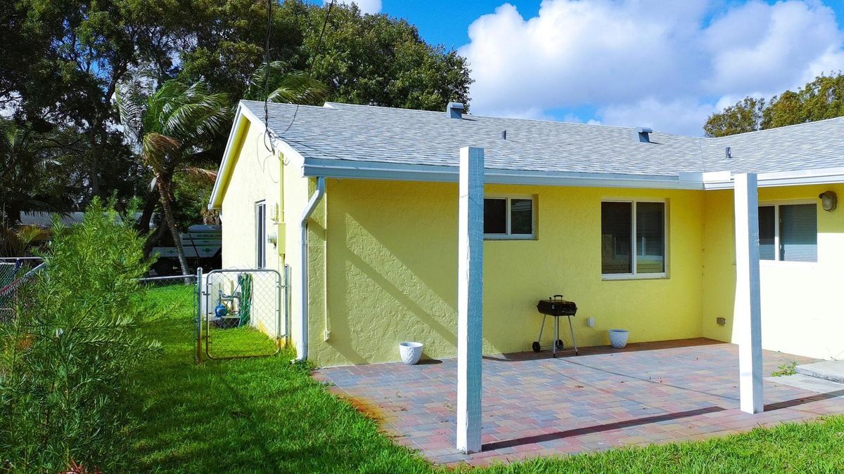 Building Photo - 324 S Chillingworth Dr