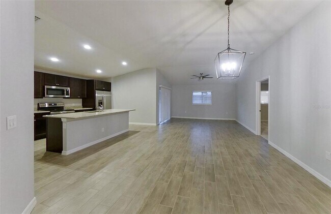 Building Photo - 227 Pennfield St