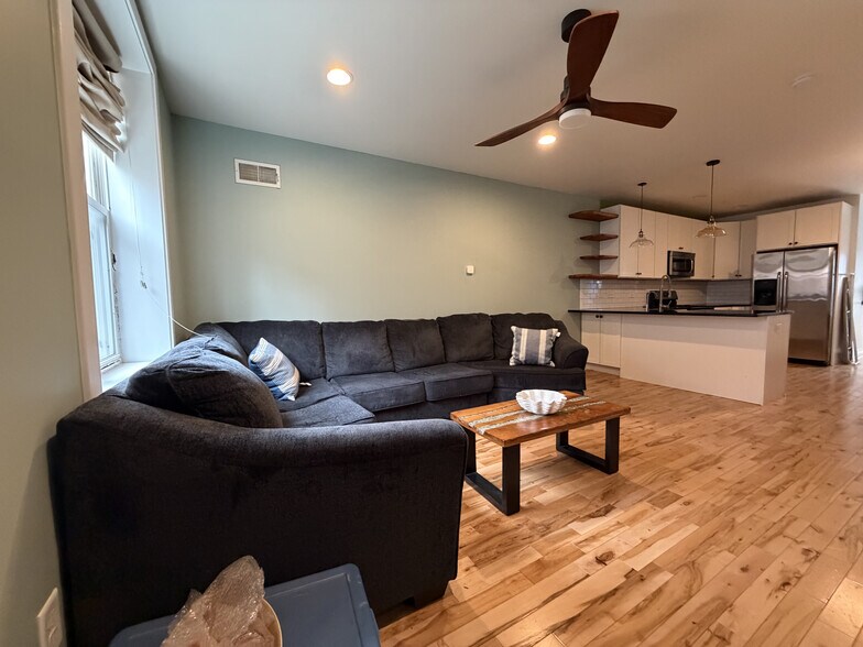 Building Photo - 3034 Baltz St