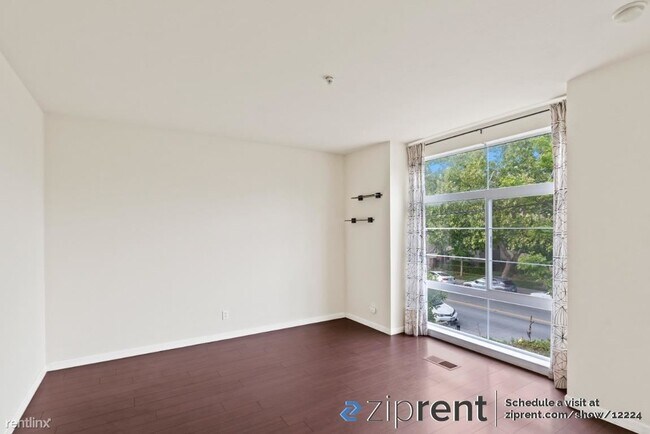 Building Photo - 3 br, 3.5 bath Townhome - 765 N 7th St, Sa...