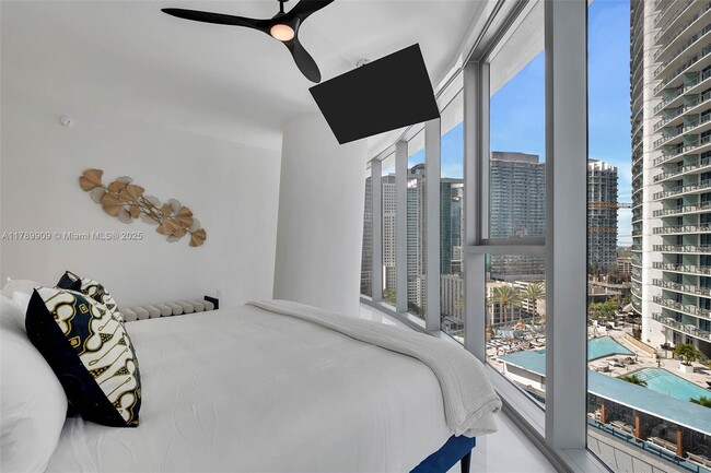 Building Photo - 300 Biscayne Blvd Way