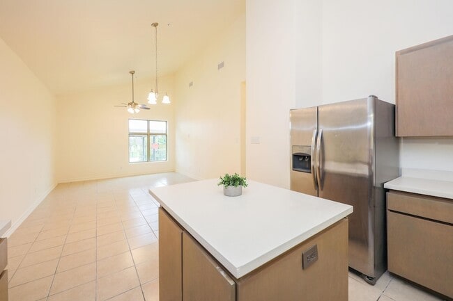 Building Photo - 1511 Don Camilo Blvd