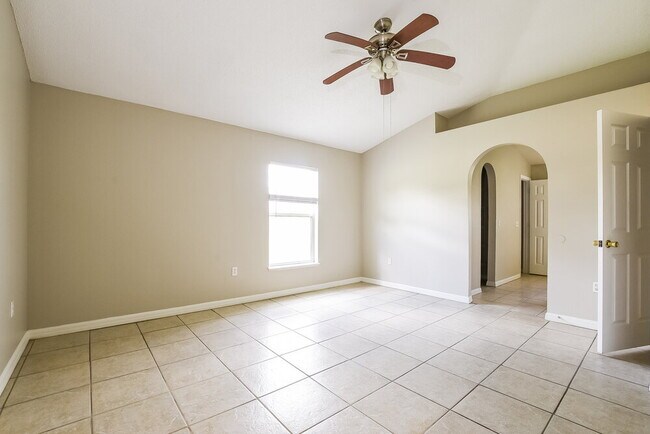 Building Photo - 6853 Westlake Blvd