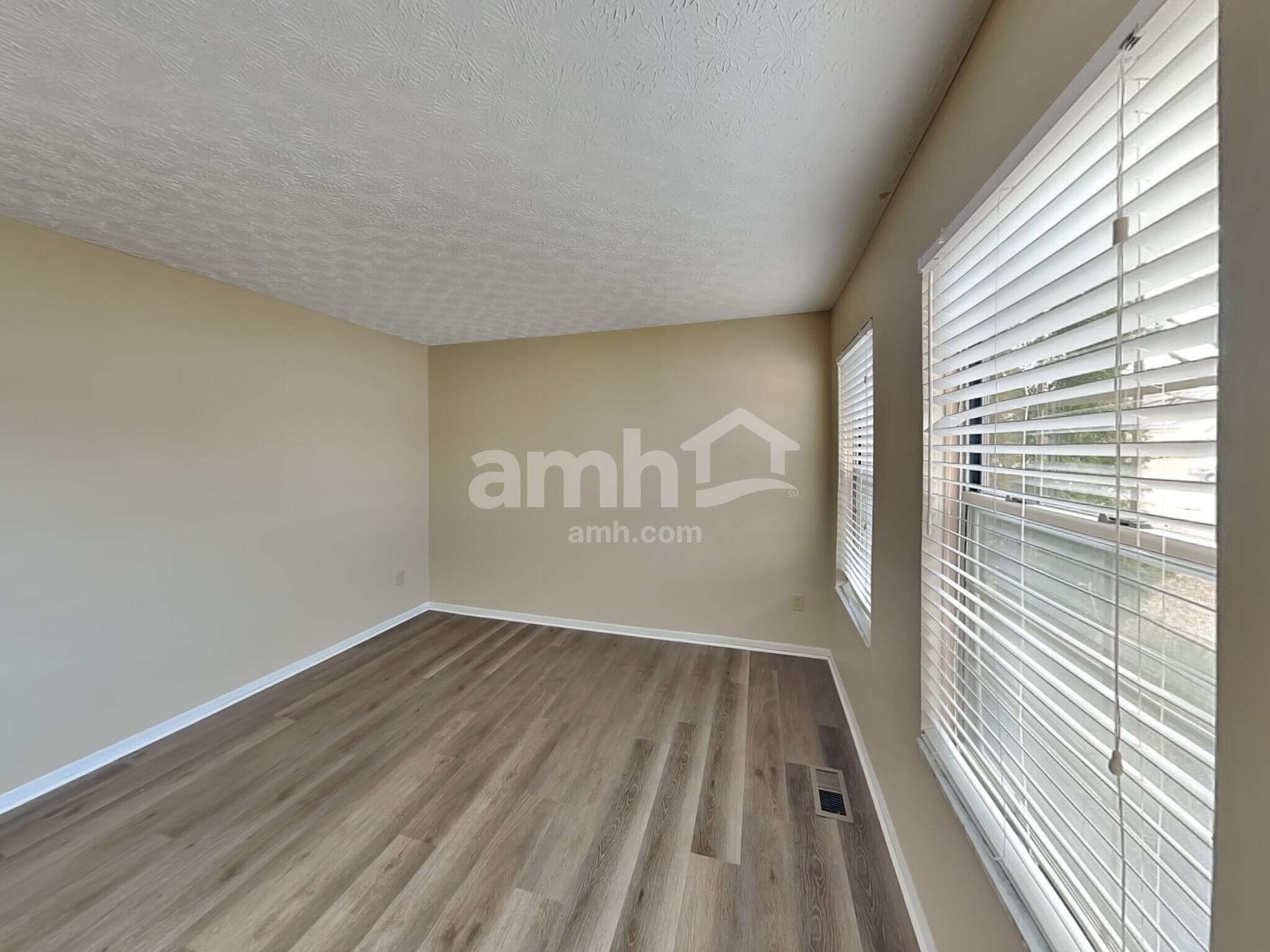 Building Photo - 158 Steiger Ct