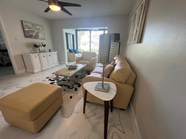 Building Photo - 5279 Willow Links