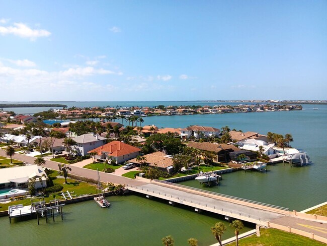 Building Photo - Stunning views, great amenities for 55+ re...